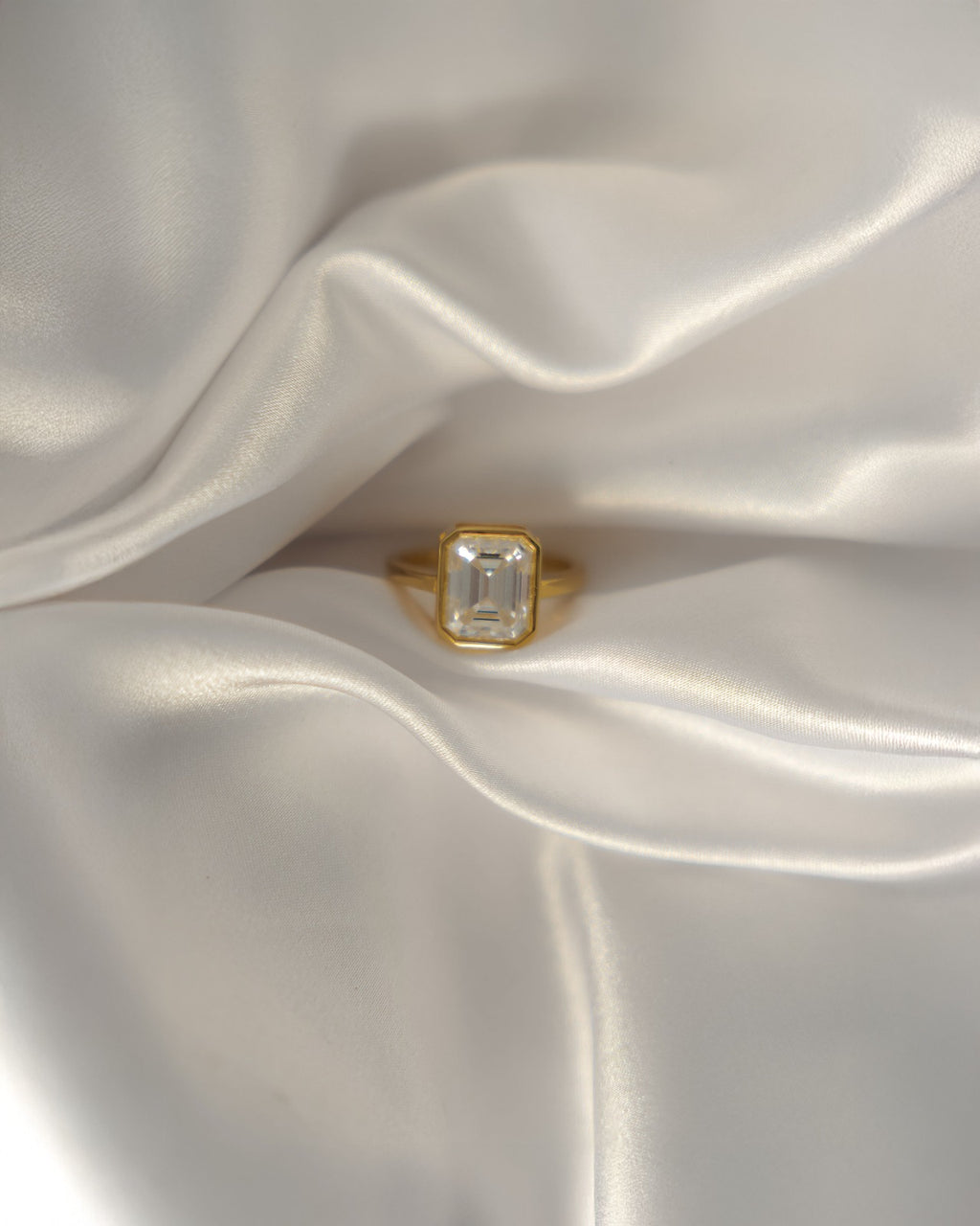 Emerald bezel - Moissanite Solitaire ring - 18k Gold plated- s925